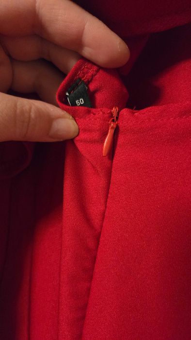 Червена рокля голям размер