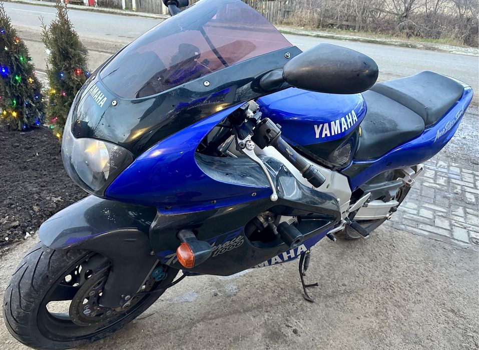 Yamaha thunderace 1000cc YZF