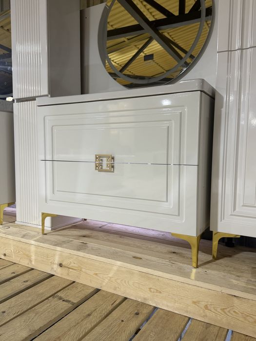 Тумба с раквина