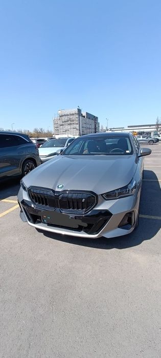**Bmw i5 40L full
2025/07
Yengi bez probeg
Tamojnida
Pirelli vsesez