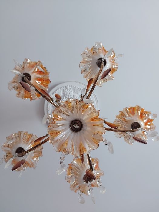 Продается люстра
5ти рожковы