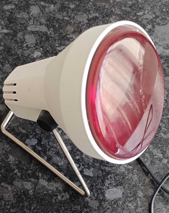 Инфрачервена лампа