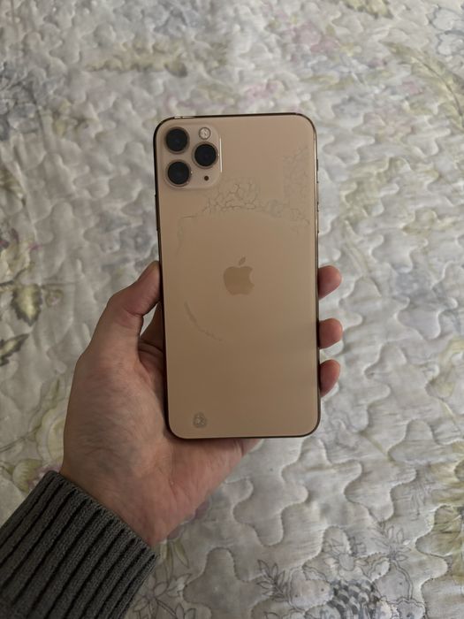 Продам Айфон 11 про макс 256 гб