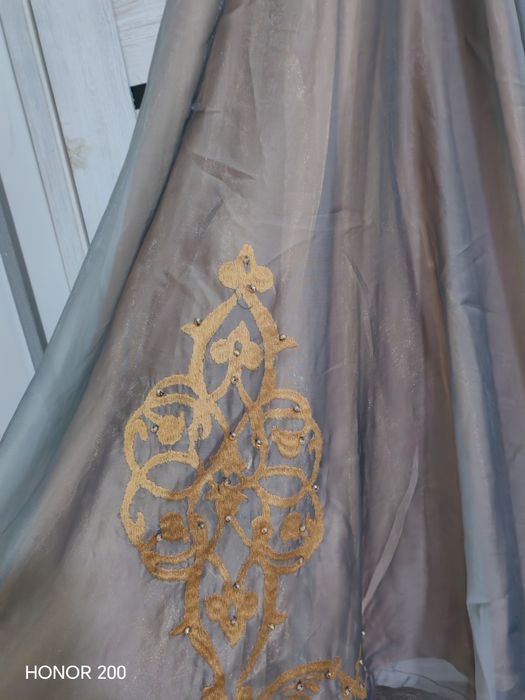 Концертные, вечерние платья