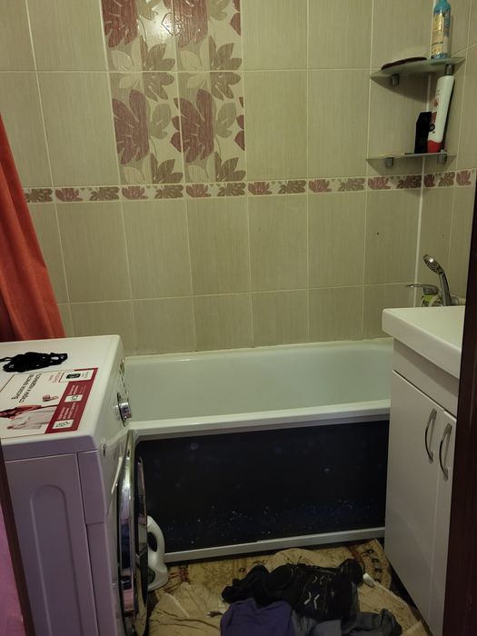 Продам 2 - х ком. Квартиру