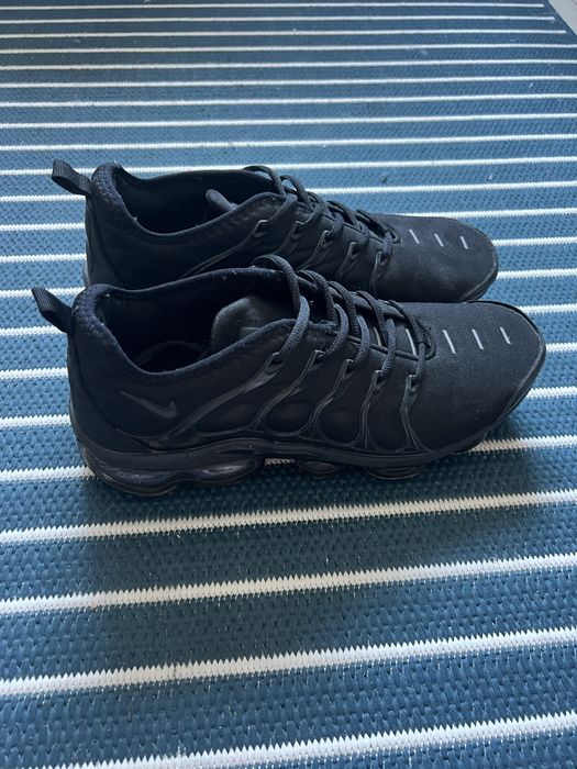nike vapor max triple black