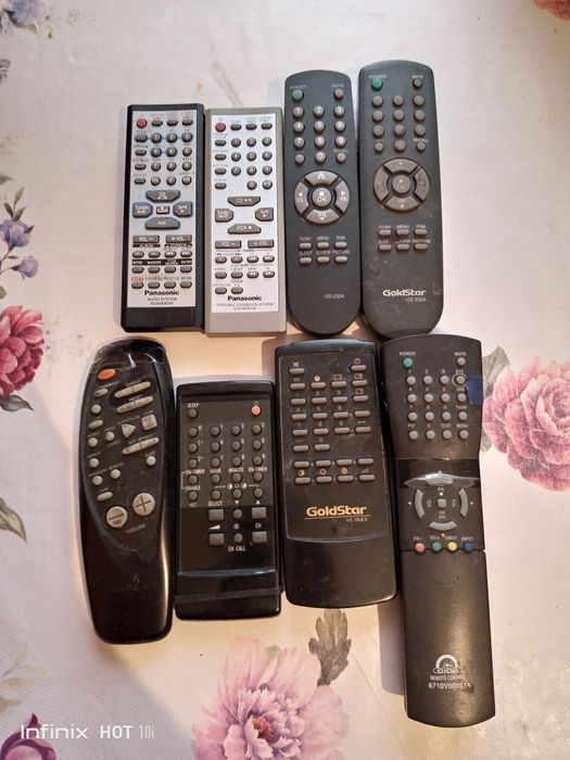 Пульты разные бу.