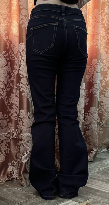 Джинсы клеш Zara.