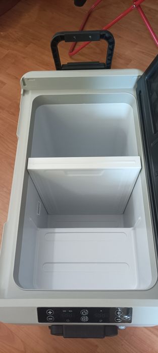 Хладилник фризер 55 литра