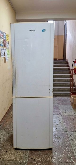 Продам холодильник на запчасти