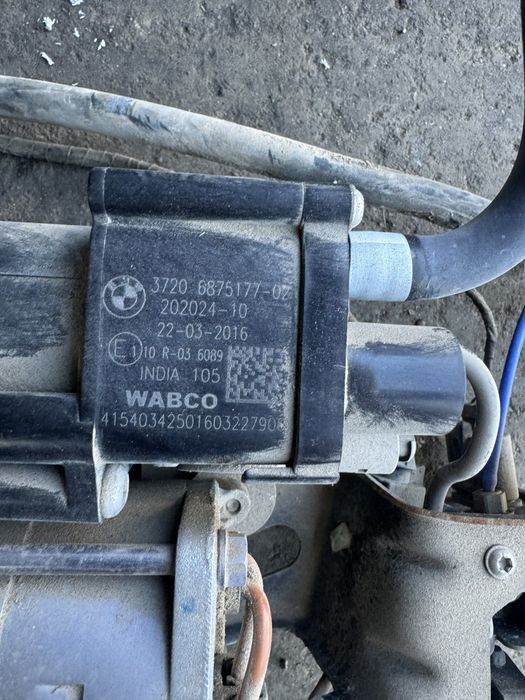 Компресор въздушно окачване бмв х5 ф15 х6 ф16 bmw x5 f15 x6 f16