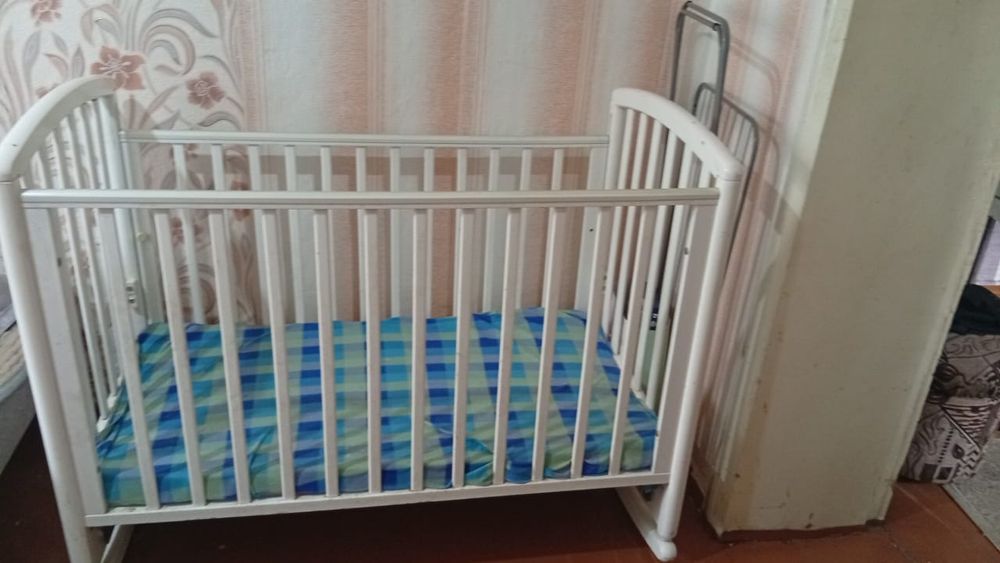 Отдам детскую кровать