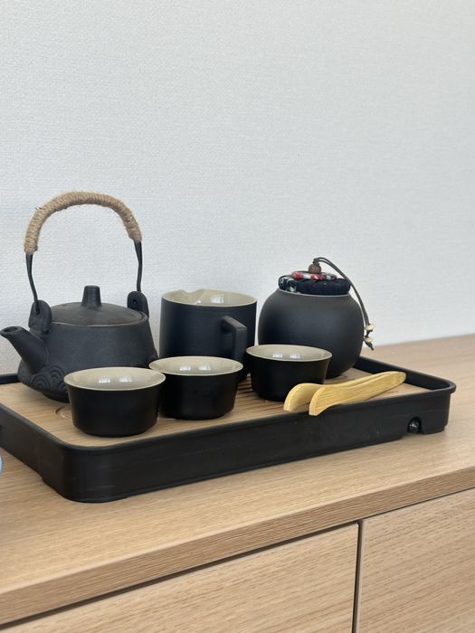 Стол гостевой в стиле джапанди