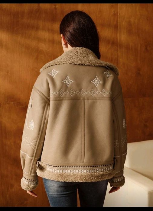 Зимно яке с бродерия