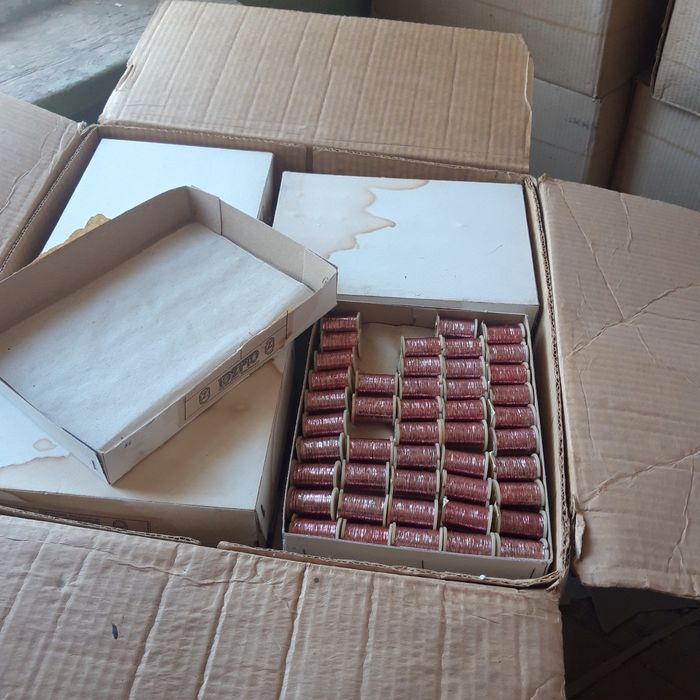 Нить люрикс в большом количестве