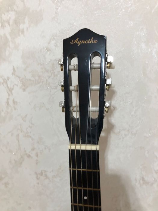 Продам Гитару  б/у