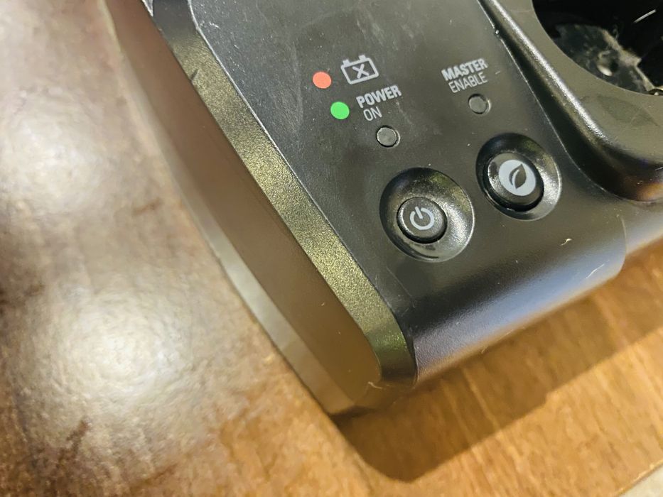 UPS APC Back-UPS ES, 700VA/405W