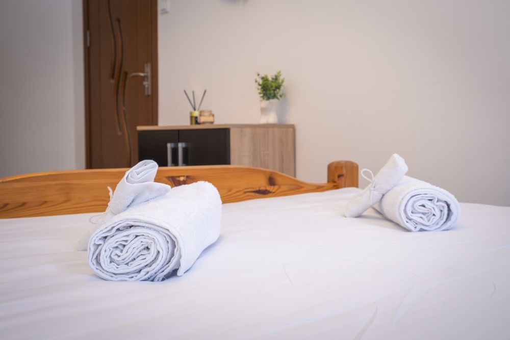 Proprietar, inchiriez apartament 2 camere, decomandat, Centru- Teatrul Dramatic