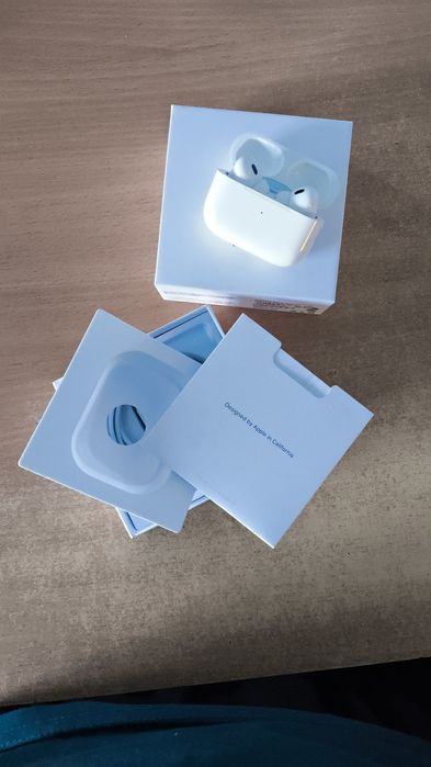 Наушник продаётся