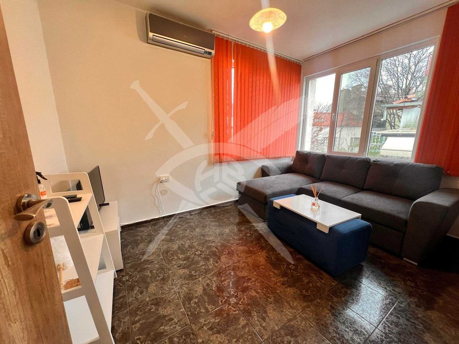 Дава се под наем Четиристаен апартамент в Варна, Център - 76 кв.м за 700 € - Снимка #2