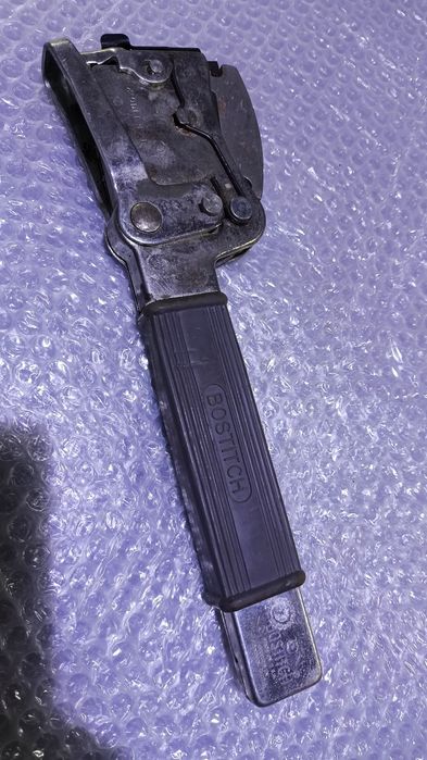 2 броя чук телбод (такер)