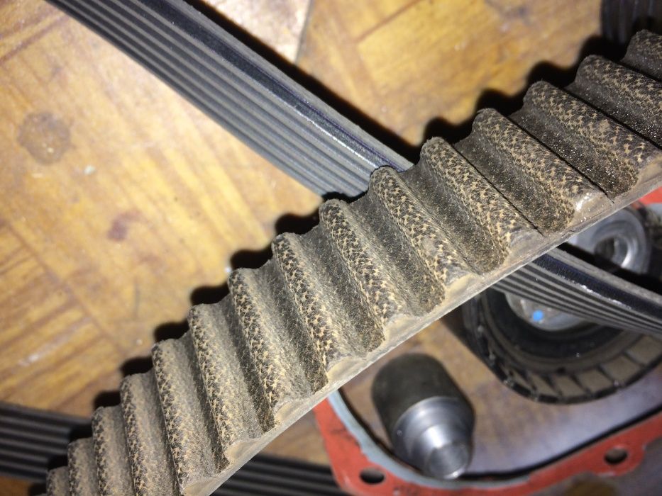 Продавам датчик кол вал.в. помпа, агренажен кт за рено лагуна 2 бензин