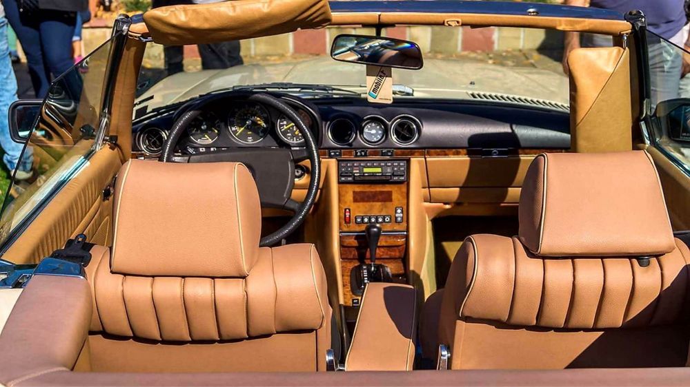 Ретро автомобил Mercedes SL 380 под наем