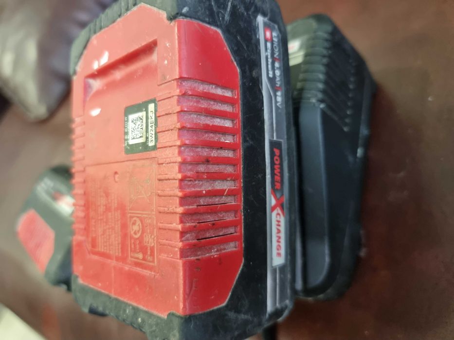 Зарядно за батерии на Einhell Power X-Change