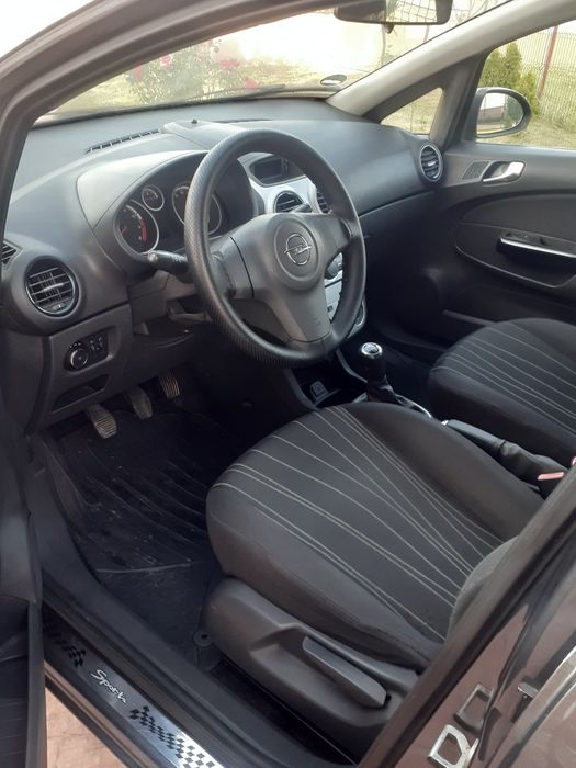 Opel Corsa D 1.2 benzina 70 CP