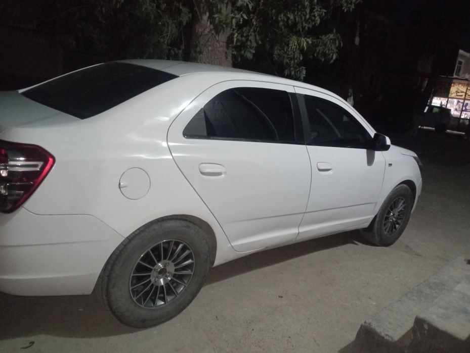 Tez va kelishilgan holda sotiladi