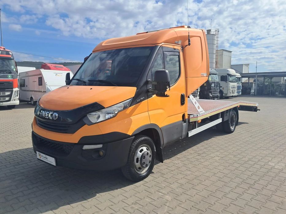 Iveco DAILY 35C18 3.0D 180CP TRANSPORT AUTO CABINA DE DORMIT IVECO DAILY 35C18 3.0D 180CP Transport Auto Cabina de dormit