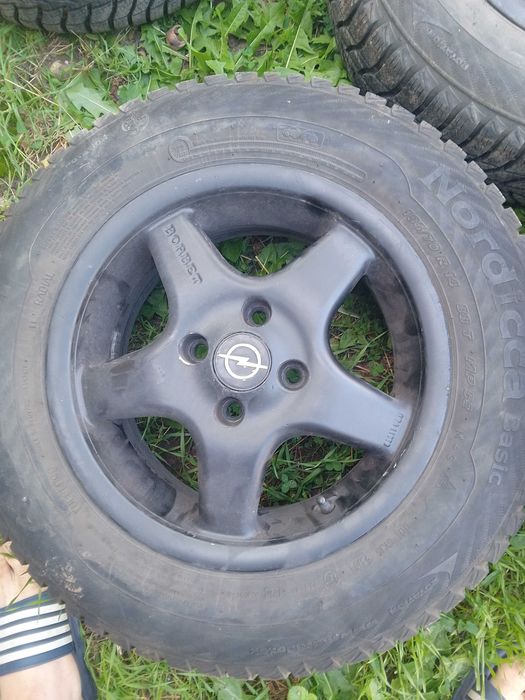 Зимни гуми с аломиниеви джанти 14 цола цена 450 лв