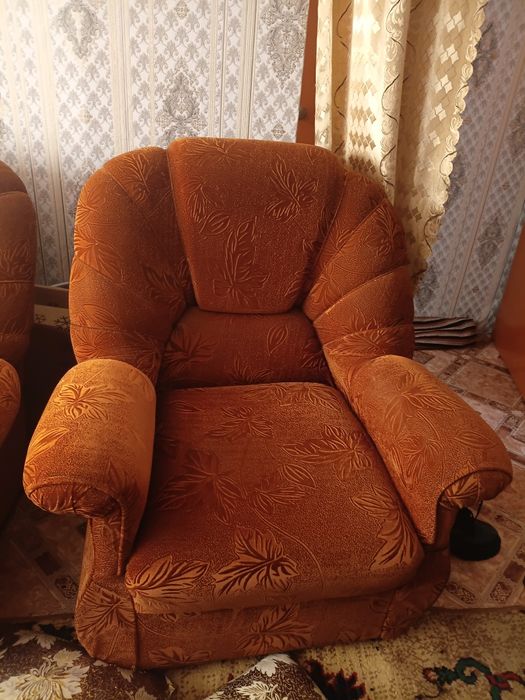 Продаётся диван с креслами