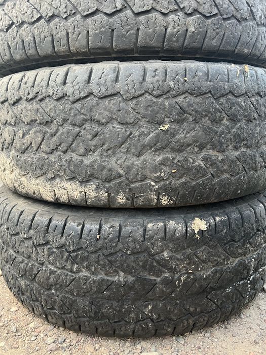 Maxxis Razr AT-S. 265/70 R16