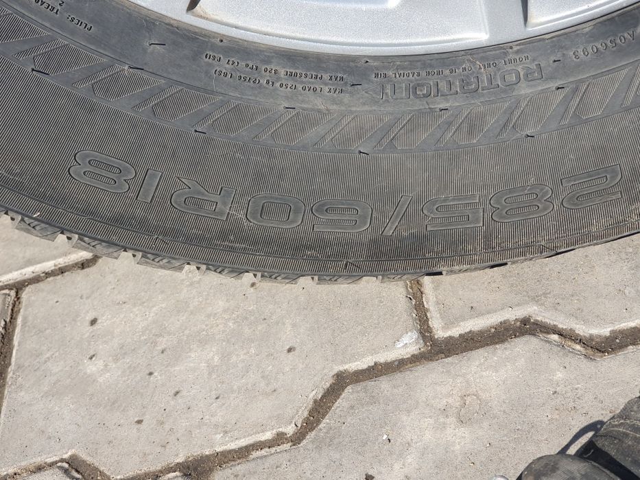 Шины автомобильные  шипованные с дисками