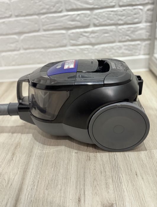 Продам пылесос LG в ртличном состоянии