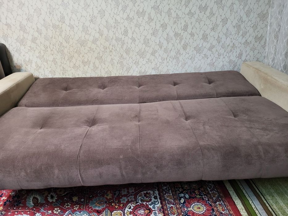 Диван с клик клак механизъм