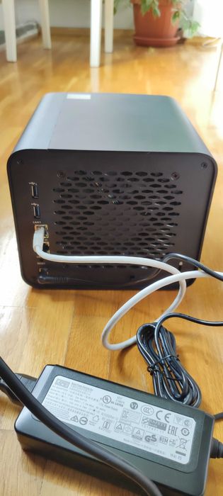 Network Attached Storage ZyXEL NAS542 stocare retea/ personal cloud