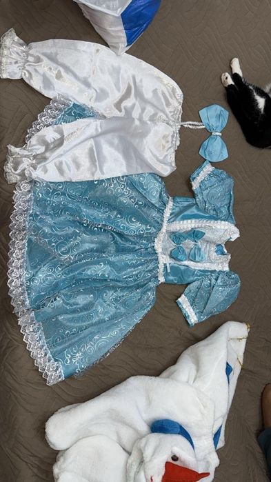 Продам детские  костюмы