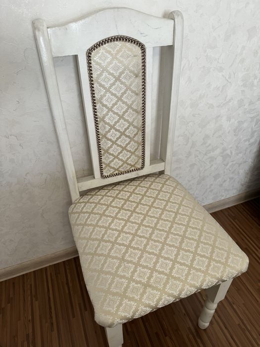 Стол (3 х 3,5) и стулья (10шт)