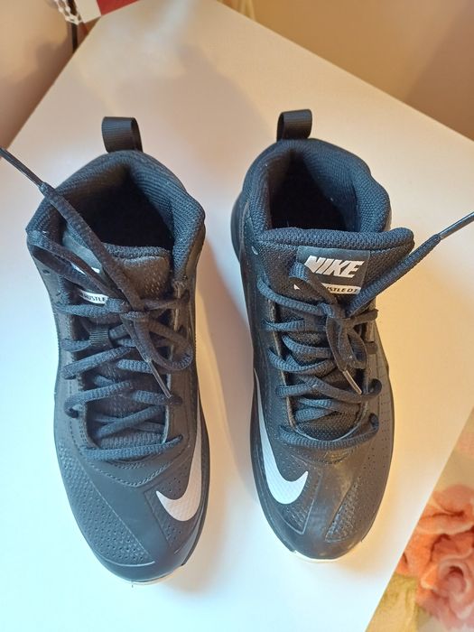 Нови маратонки Nike - номер37,5