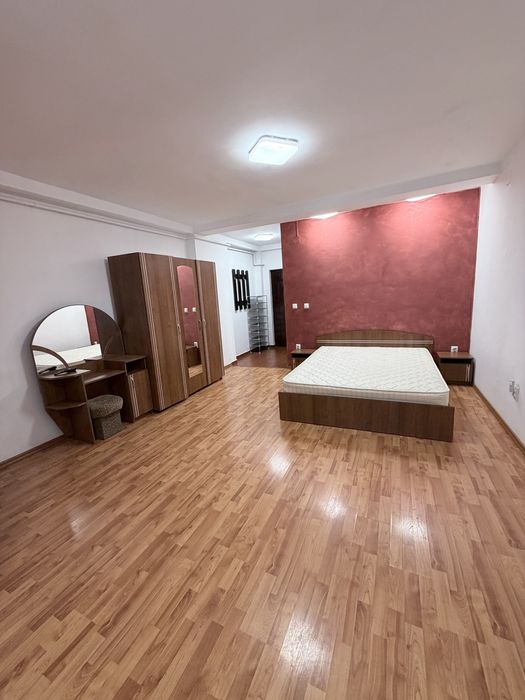 Inchiriez garoniera sector 4