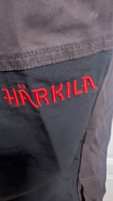 harkila pantalonii drumeți