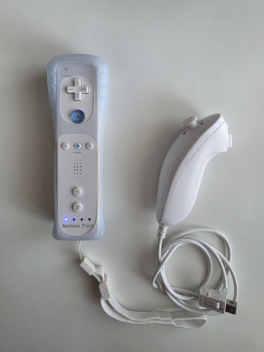 Wii remote + nunchuk nou motion plus inside cu husa silicon si strap