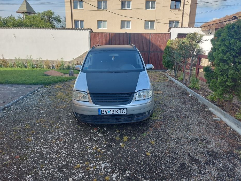 Vand vw touran 1.6 benzina automata