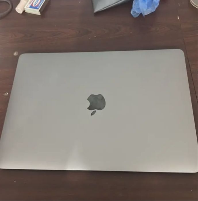 Макбук Эйр 13 2020 /256 гб