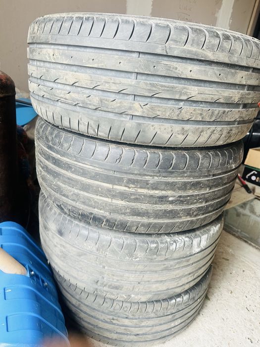 Продам шины на 18