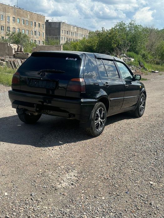 Продам машину Volkswagen golf 3