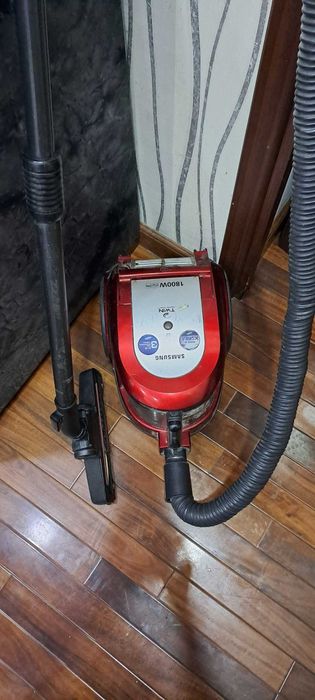 Пылесос Samsung SC8870