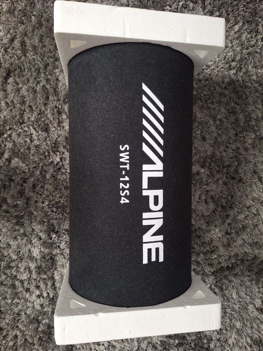 Vand subwoofer auto Alpine